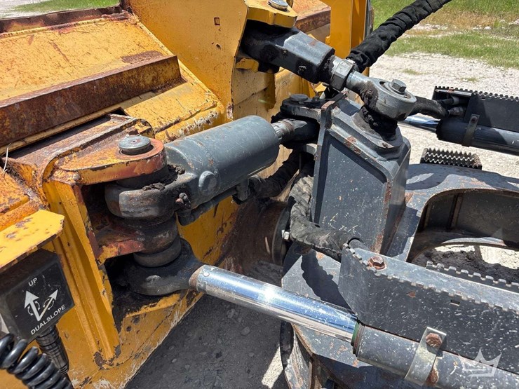 2018-deere-650k-image-10