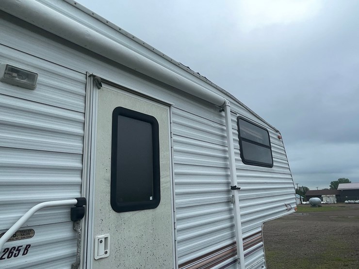 #4931-•-2001-jayco-qwest-27'-fifth-wheel-camper-(has-wi-title)-image-33