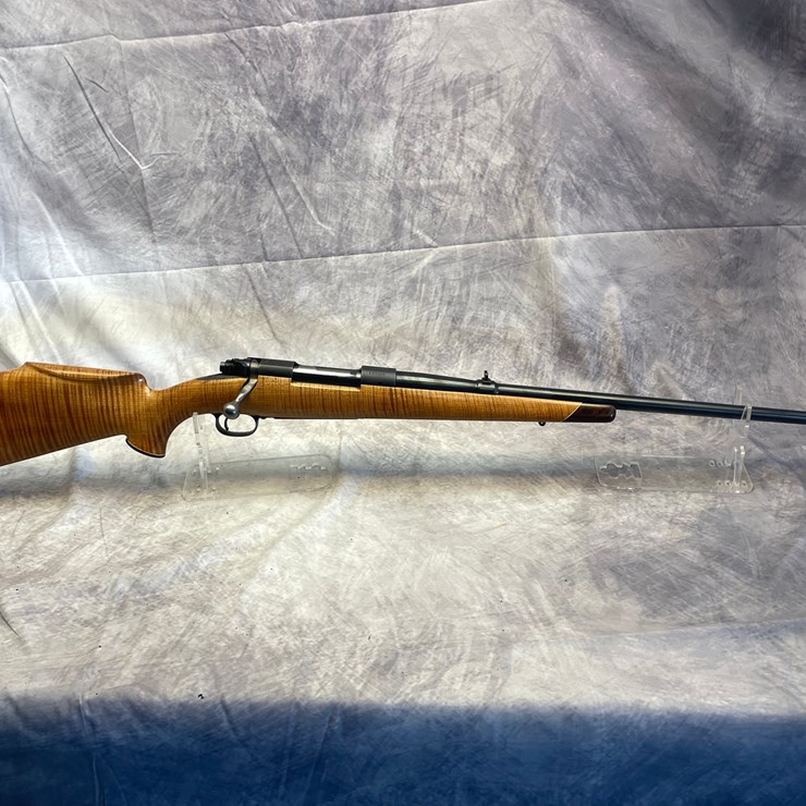 #2750 • Winchester Model 70 Bolt Action 30-06 Rifle SN: 195588 (Princeton, MN)