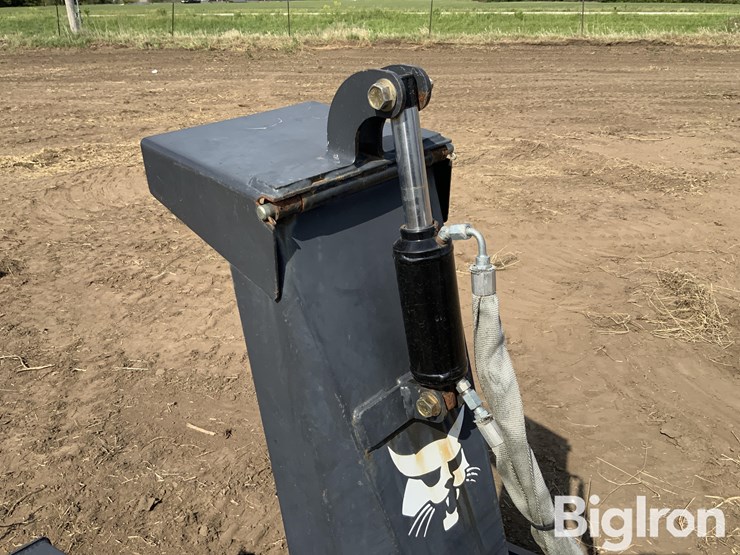 2010-bobcat-sb200-skid-steer-snow-blower-attachment-image-18