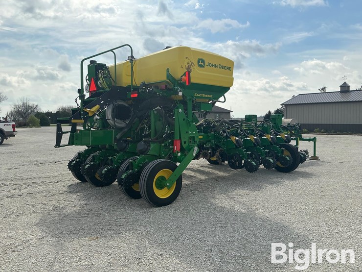 2022-john-deere-1775nt-image-5