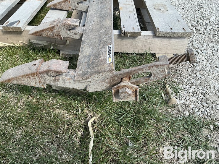 bobcat-bucket-attachment-image-9