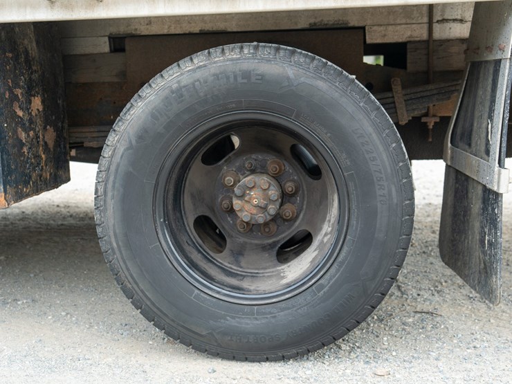 #155-•-2012-chevrolet-4500-flat-bed-truck-image-35