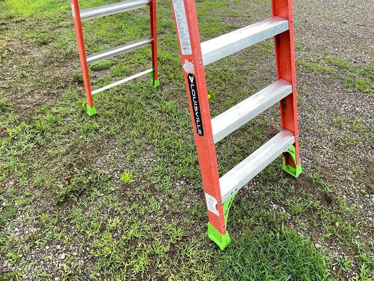 #4925-•-louisville-cross-x-step-10'-fiberglass-step-ladder-image-2