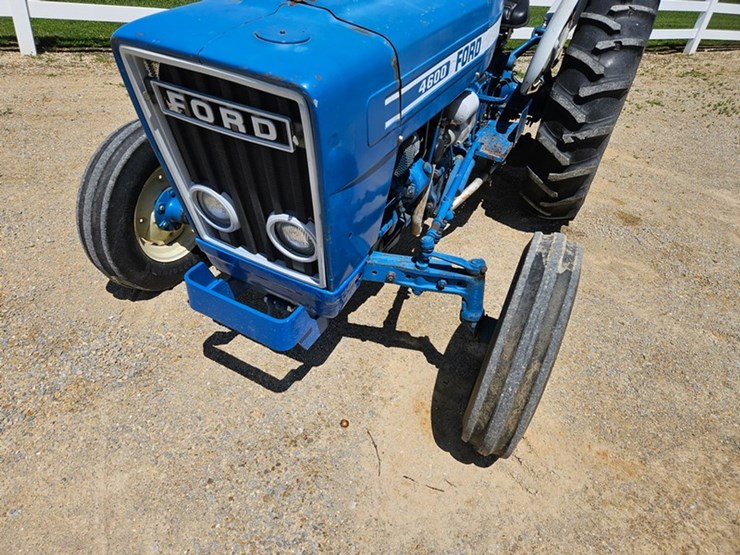 1980-ford-4600-image-9