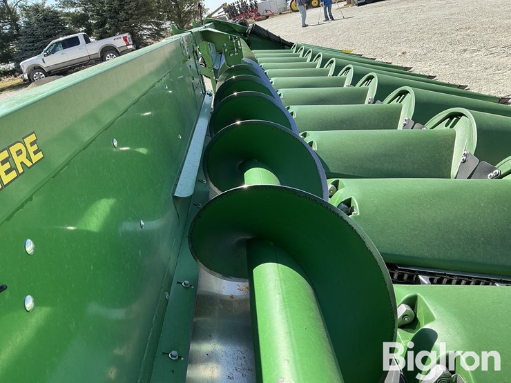 2022-john-deere-c12r-image-15