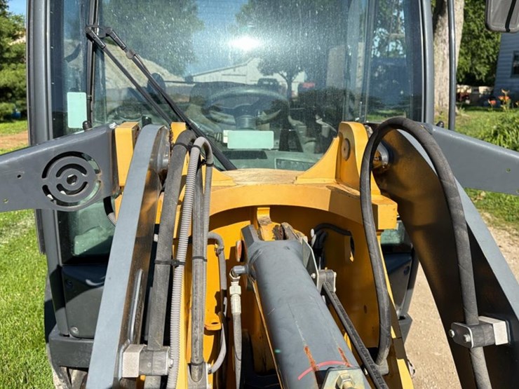 2016-john-deere-64-image-25