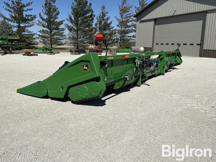 2022-john-deere-c12r-image-7