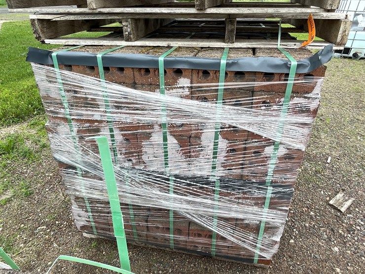 #4957-•-pallet-of-bricks-image-3