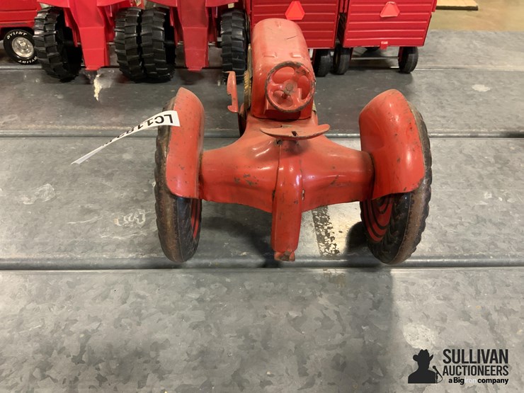 antique-toy-tractor-image-6