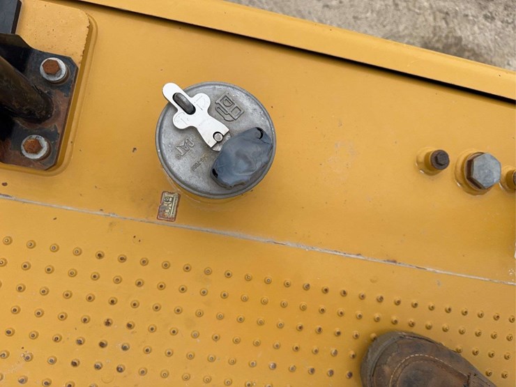 2014-caterpillar-336e-image-53
