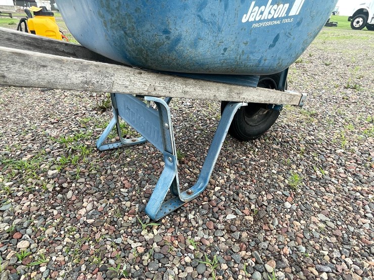 #4941-•-jackson-wheelbarrow-image-6