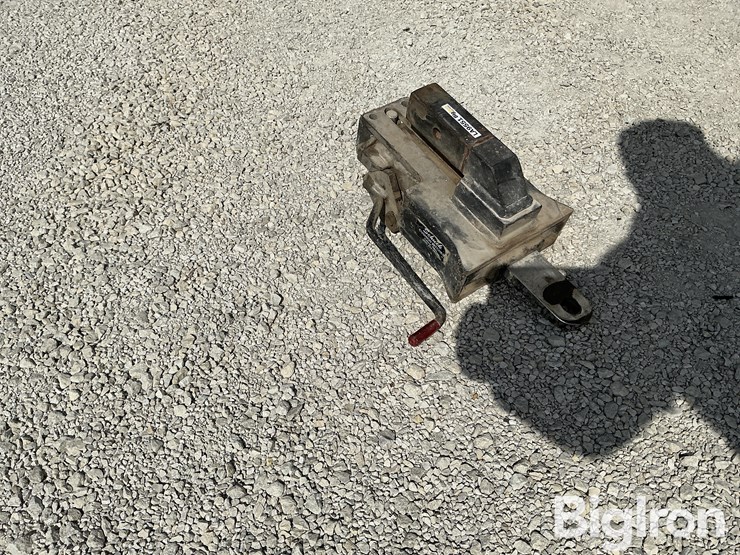 schuck-750-rt-r-2"-cushion-hitch-image-3