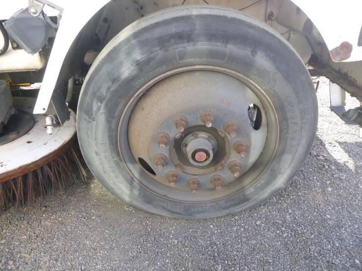 2013-global-m4-sweeper-image-32