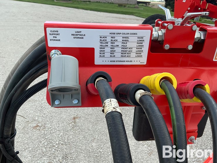 2017-kuhn-gladiator-1205-applicator-image-11