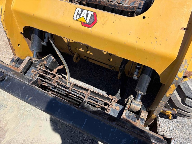 caterpillar-236d3-image-11