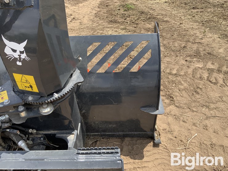 2023-bobcat-sb32-x-68-hydraulic-snow-blower-skid-steer-attachment-image-16