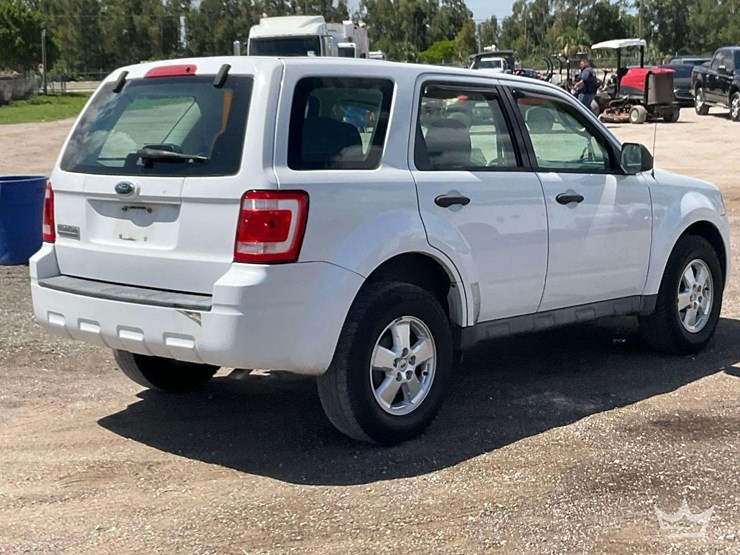 2009-ford-escape-image-3