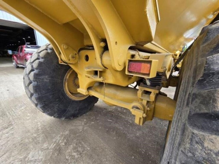 1996-caterpillar-d250e-image-21