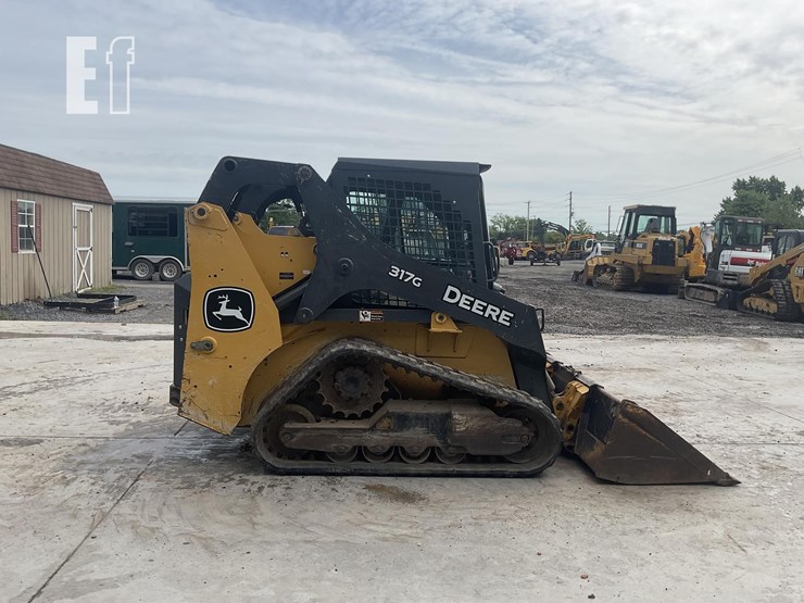 2017-deere-317g-image-5
