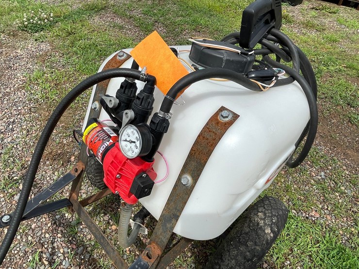 #4924-•-fimco-30-gallon-pull-type-sprayer-image-12
