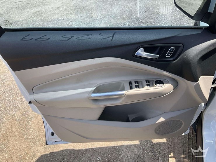 2016-ford-escape-image-10