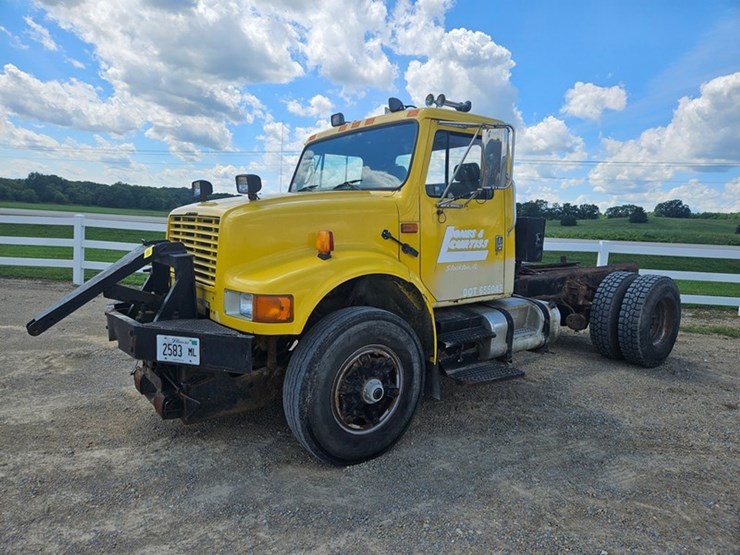 1992-international-4700-image-1