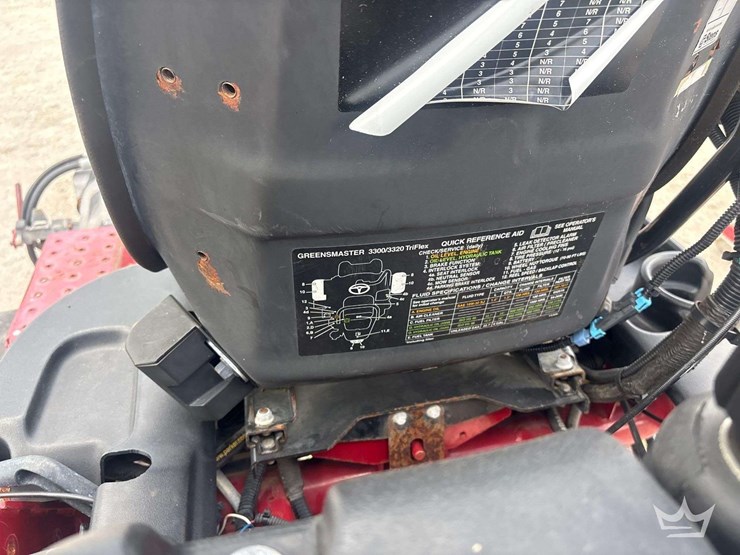 2015-toro-greensmaster-3300-triflex-commercial-greens-mower-image-9