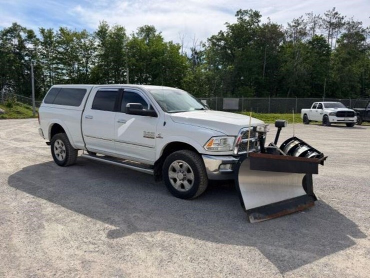 2015-ram-2500-hd-image-2