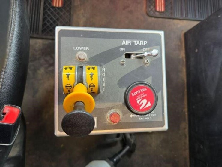 2021-kenworth-t880-image-22