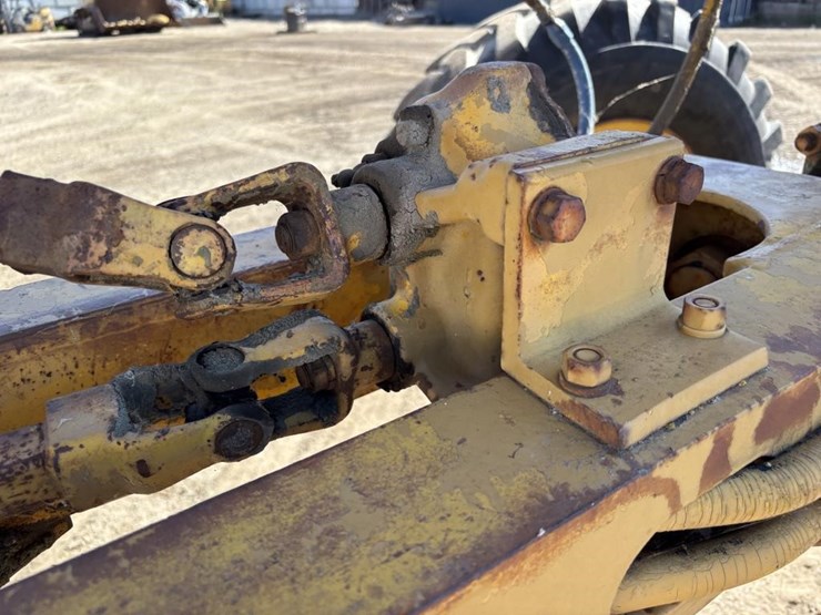 caterpillar-14e-image-19