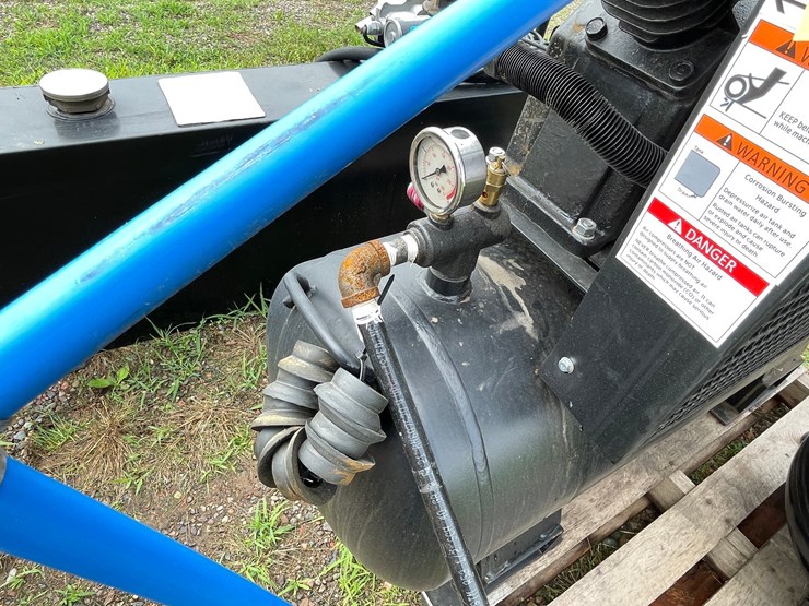 #4919-•-tmg-gas-powered-air-compressor-image-7