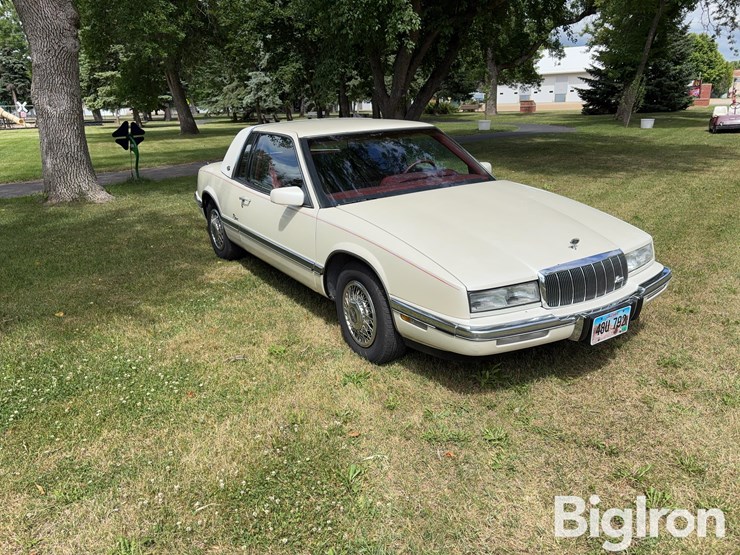1991-buick-riviera-car-image-3