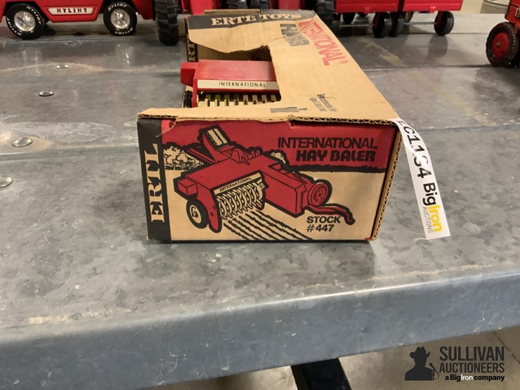 ertl-international-1/16-hay-baler-image-8