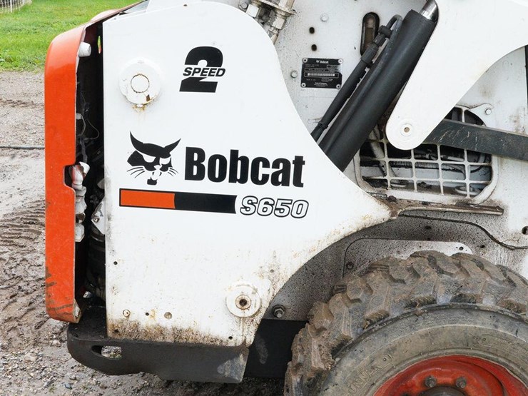 2015-bobcat-s650-image-10