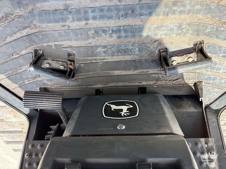 2018-deere-650k-image-30