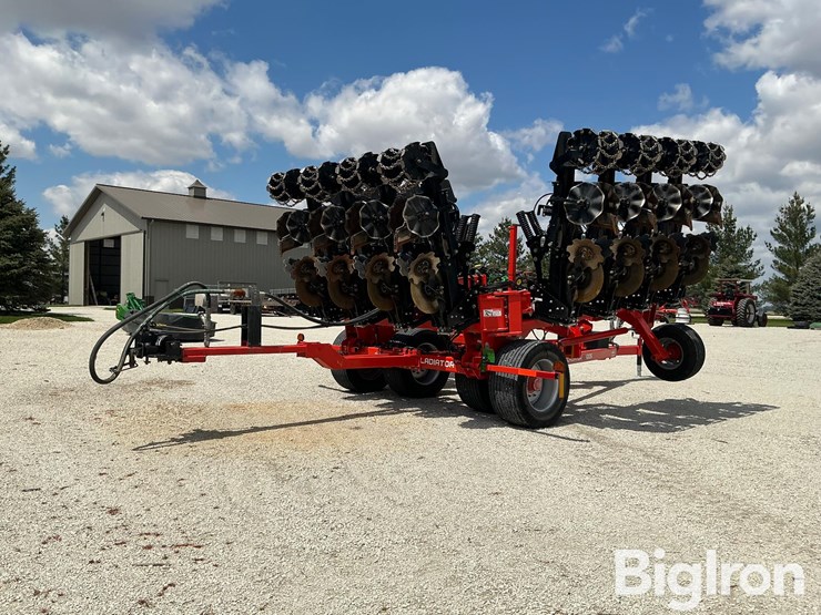 2017-kuhn-gladiator-1205-applicator-image-5