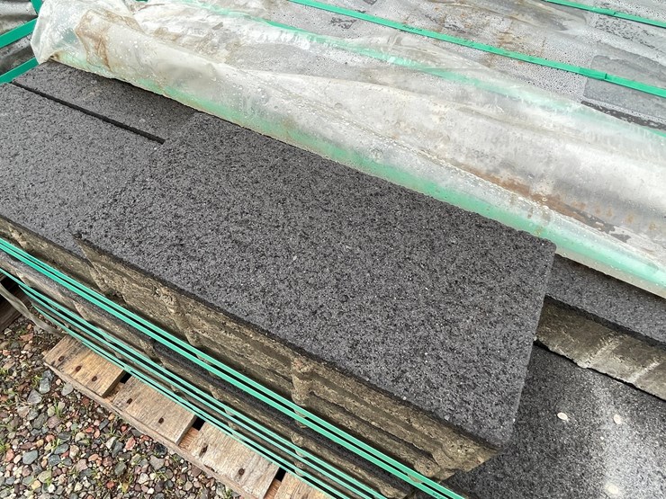 #4961-•-(2)-pallets-of-commercial-grade-patio-pavers-image-5