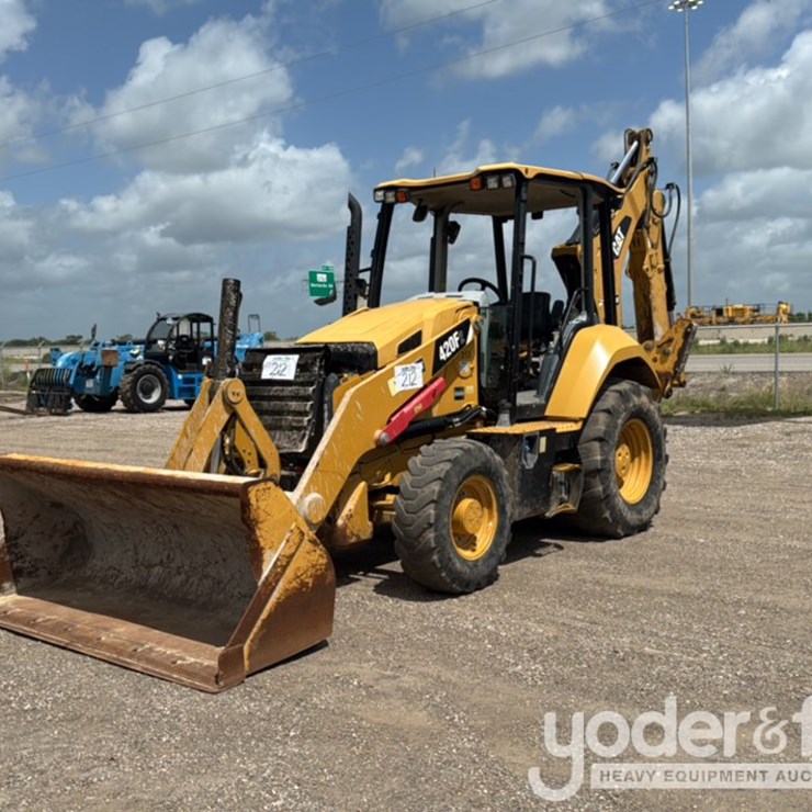 2017 CATERPILLAR 420F2