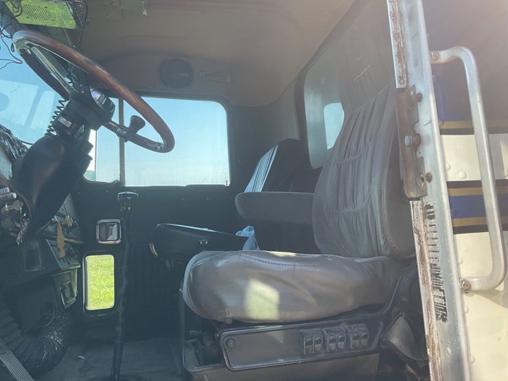 kenworth-w900a-image-13