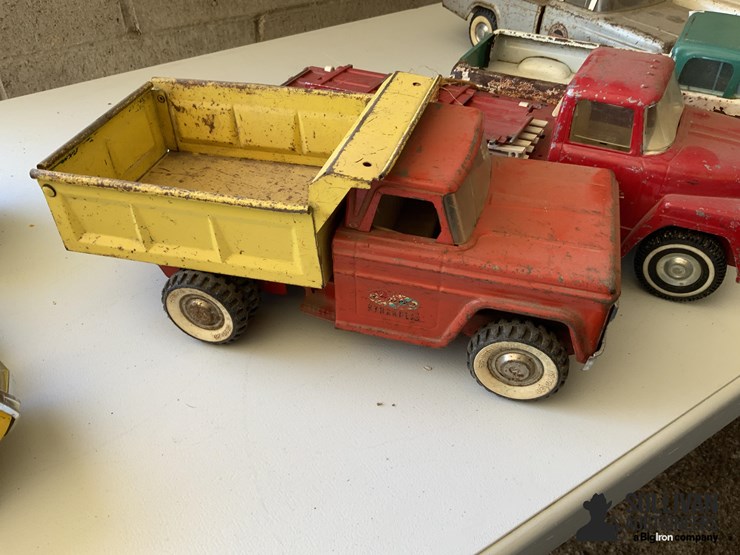 structo-&-ertl-toys-image-7
