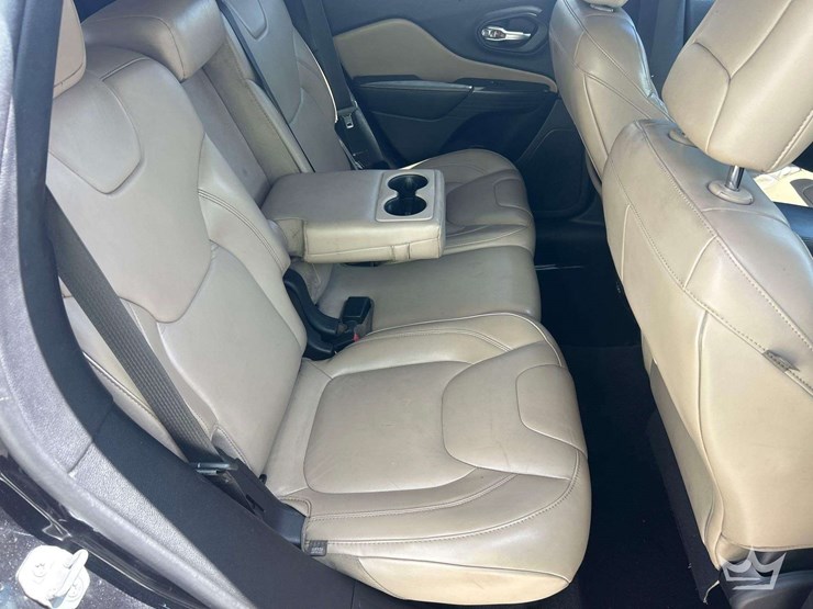 2015-jeep-cherokee-image-23