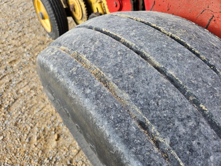 new-holland-664-image-29