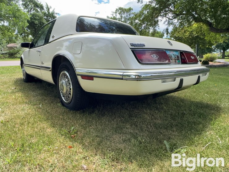 1991-buick-riviera-car-image-18