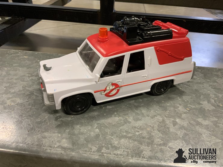 2016-tm-gm-ghostbusters-toy-car-image-1