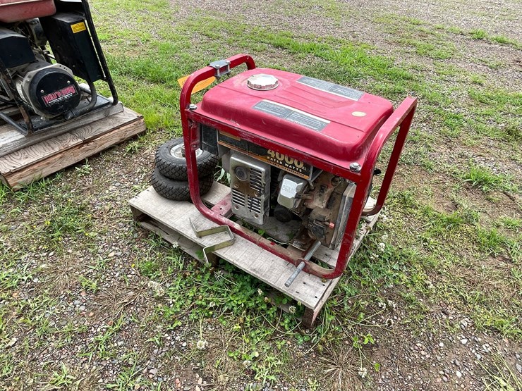 #4922-•-general-4000xl-gas-generator-image-1