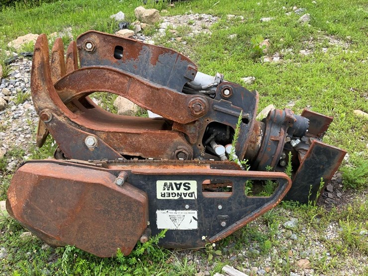 #144-•-rotobec-grapple-head-with-saw-image-1