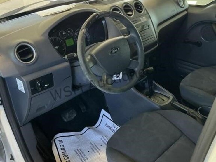 2013-ford-transit-connect-image-24