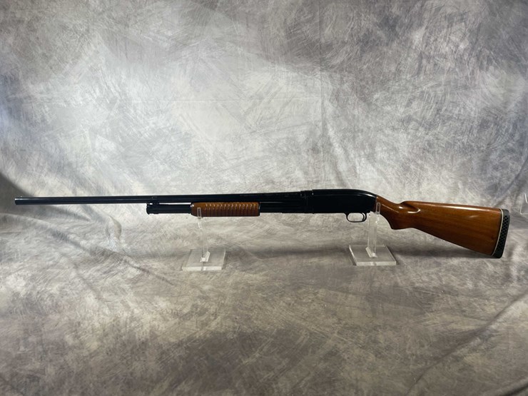 #4123-•-winchester-model-12,-12-ga.-pump-action-shotgun,-sn:-1213817,-(neenah,-wi)-image-2