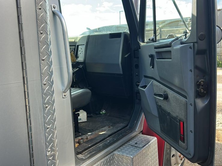 #153-•-1995-international-4700lp-heavy-duty-service-truck-image-56
